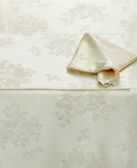 The perfect backdrop for formal entertaining, the Dinner Party Ivory chair cover boasts a pretty sheen and tonal floral pattern. The perfect backdrop for formal entertaining, the Dinner Party Ivory chair cover boasts a pretty sheen and tonal floral pattern.