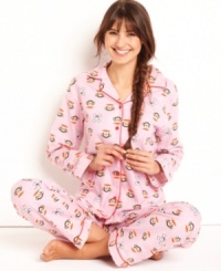 Paul Frank's Skull Print top and pajama pants features a fun all-over print of Julius logos and skills. With red trim detail on the sleeves, collar and down the middle, this cute set is sure to keep you comfy and cozy. Paul Frank's Skull Print top and pajama pants features a fun all-over print of Julius logos and skills. With red trim detail on the sleeves, collar and down the middle, this cute set is sure to keep you comfy and cozy.