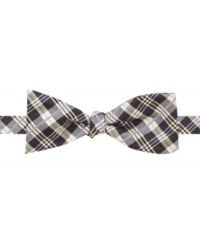 Get the finishing touch with this plaid bow tie from Penguin. Get the finishing touch with this plaid bow tie from Penguin.