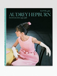 In his distinguished career as a Hollywood photographer, Bob Willoughby took iconic photos of leading ladies, but Audrey Hepburn was his favorite. As Hepburn's career soared, Willoughby became a trusted friend, framing her working and home life. His historic, tender photographs seek out the many facets of Hepburn's beauty and eleganceas she progressed.