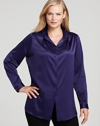 Make an unforgettable exit in a fluid Tahari Woman Plus blouse showcasing a stunning exotic-print back. Make an unforgettable exit in a fluid Tahari Woman Plus blouse showcasing a stunning exotic-print back.