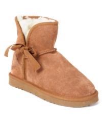 A cropped boot that'll keep you warm in the coldest weather. Ukala's Memphis booties feature a cozy Australian merino wool lining. A cropped boot that'll keep you warm in the coldest weather. Ukala's Memphis booties feature a cozy Australian merino wool lining.