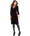 Jones New York Signature's simple V-neck dress gets redefined as an autumn must-have in rich velvet.