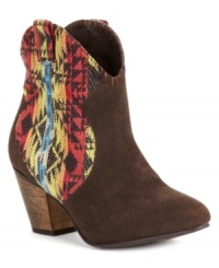 The colorful comfort of a blanket is infused in the shaft of Rebels' Sheffield western booties making these boots a pair that's equally rugged and cozy. The colorful comfort of a blanket is infused in the shaft of Rebels' Sheffield western booties making these boots a pair that's equally rugged and cozy.