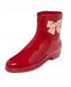 If the bright pop of color on these rain booties from MEL doesn't get you through gloomy showers, the bubble gum scent will! Available in 5 colors: red, black, navy, chocolate and pink.