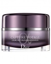 Wake up looking well-rested and luminous. Capture Totale Intensive Night Restorative Rich Creme combines Capture Totale's multi-corrective age-defying ingredients (Alpha Longoza Complex, Centuline, and Aminolumine) with an extract of Calamansi to maximize the skin's restorative ability during the night, stimulate the skin's own antioxidant production and help correct all signs of aging. Every morning, skin's defenses are optimized and skin is recharged and visibly more beautiful. 