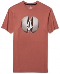 A cool sphere graphic gives this Volcom tee its stylish edge. Made from 100% organic cotton.