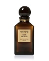 Dark. Sexy. Indulgent. Encompassing and celebrating the yin and the yang, this rich oriental scent reveals Tom Ford's feminine side. Rich feminine florals and the masculine earthiness of black truffle, vanilla, patchouli, oud wood and tree moss add a warm sensuality to this dark chypre oriental.