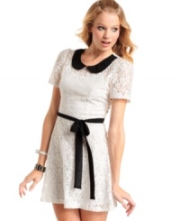 Urban Hearts' dress adds a touch of vintage-inspired chic to your wardrobe with ultra-trendy lace and a contrasting Peter Pan collar! Urban Hearts' dress adds a touch of vintage-inspired chic to your wardrobe with ultra-trendy lace and a contrasting Peter Pan collar!