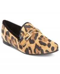 Such a simple way to put luxe style in your day. Steve Madden's Eazyy smoking flats feature patent leather lining and are decorated with a brilliant buckle on the vamp. Such a simple way to put luxe style in your day. Steve Madden's Eazyy smoking flats feature patent leather lining and are decorated with a brilliant buckle on the vamp.