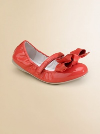 Scrunch ballet flats in patent leather crested with an oversized bow.Patent leather upper Adjustable grip-tape strap closure Rubber sole Imported Scrunch ballet flats in patent leather crested with an oversized bow.Patent leather upper Adjustable grip-tape strap closure Rubber sole Imported
