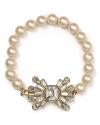 Indulge your penchant for pearls with this elegant bracelet from Carolee. With a hit of glitz, it easily adds panache to a crisp oxford or classic cardigan.