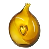 This richly hued, handmade vase from designed by Kjell Engman has its heart in the right place. This richly hued, handmade vase from designed by Kjell Engman has its heart in the right place.