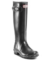 Hunter original rubber rain boots has the legendary Hunter fit and comfort and is perfect for a rainy day.