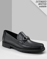 Salvatore Ferragamo Master slides. Leather slides with double gancini brushed silver buckle and tonal topstitching detail throughout. Features slight treading on heel and bottom. Salvatore Ferragamo Master slides. Leather slides with double gancini brushed silver buckle and tonal topstitching detail throughout. Features slight treading on heel and bottom.