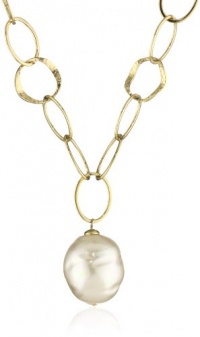 Majorica 22mm Baroque White Pearl Drop on 18K Gold Vermeil Chain Necklace Majorica 22mm Baroque White Pearl Drop on 18K Gold Vermeil Chain Necklace
