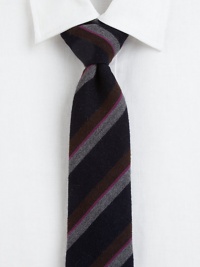 A brilliant take on classic stripes, a fine silk tie that offers unquestionable charm.SilkDry cleanMade in Italy