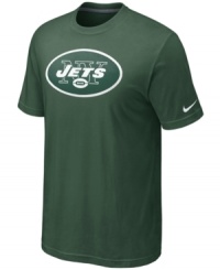Go big! Display your love for the New York Jets loud and proud in this oversized-logo t-shirt from Nike. Go big! Display your love for the New York Jets loud and proud in this oversized-logo t-shirt from Nike.