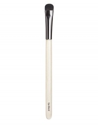 A short, tapered brush designed for blending eye shades. Made of luxuriously soft pony hair. Made in USA.