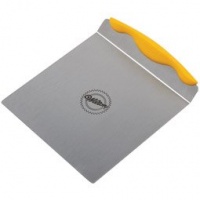 Wilton Cake and Cookie Lifter Wilton Cake and Cookie Lifter
