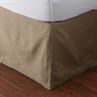 This bedskirt completes the Cartouche bedding collection.