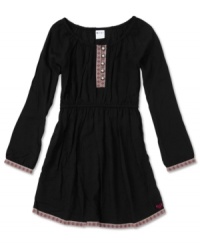 Lovely dress with native pattern at buttons and hems by Roxy. Lovely dress with native pattern at buttons and hems by Roxy.