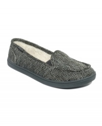 A great texture and warm faux-fur lining. Roxy's Lido skimmer flats have everything you need. A great texture and warm faux-fur lining. Roxy's Lido skimmer flats have everything you need.