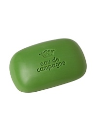 Works up a creamy, soft and delicately scented lather. Contains coconut oil to help prevent irritation and skin dryness. Works up a creamy, soft and delicately scented lather. Contains coconut oil to help prevent irritation and skin dryness.