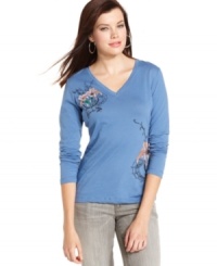 For a fun weekend look, throw on this petite printed tee from Seven7 with your favorite skinnies! For a fun weekend look, throw on this petite printed tee from Seven7 with your favorite skinnies!
