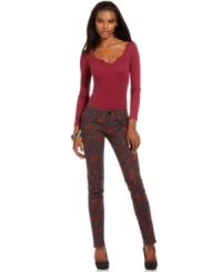 Land one the season's hottest trends with Seven7 Jeans' petite skinnies, flaunting a floral-print! Land one the season's hottest trends with Seven7 Jeans' petite skinnies, flaunting a floral-print!
