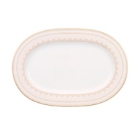 The Samarkand bone china collection by Villeroy & Boch combines stylish, exotic elements with timeless elegance. Precious golden bands and chains decorate this pure white bone china pattern. Warm ivory tones add a harmonious touch. Mix and match with coordinating Mosaic-designed pieces for a look that is truly your own. The Samarkand bone china collection by Villeroy & Boch combines stylish, exotic elements with timeless elegance. Precious golden bands and chains decorate this pure white bone china pattern. Warm ivory tones add a harmonious touch. Mix and match with coordinating Mosaic-designed pieces for a look that is truly your own.