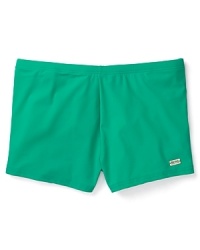 With a sleek, body-defined fit, these handsome, modern swim trunks bring a splash of color to your days on the beach. With a sleek, body-defined fit, these handsome, modern swim trunks bring a splash of color to your days on the beach.