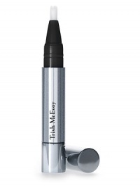 Banish signs of fatigue with one pen stroke. Click your pen and add instant brightening to areas where you want to highlight or correct. Formulated in a portable, easy-to-carry, ultra-convenient pen applicator. Precision-shaped brush tip allows you to place brightness exactly where you need it. Banish signs of fatigue with one pen stroke. Click your pen and add instant brightening to areas where you want to highlight or correct. Formulated in a portable, easy-to-carry, ultra-convenient pen applicator. Precision-shaped brush tip allows you to place brightness exactly where you need it.