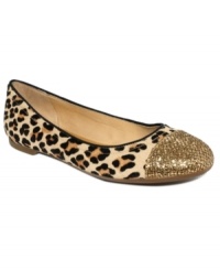 Sperry Top-Sider's Annabelle ballet flats feature a brilliant shiny cap toe for a look that's sure to stand out. A fully-cushioned footbed with arch cookie makes them so incredibly comfortable. Sperry Top-Sider's Annabelle ballet flats feature a brilliant shiny cap toe for a look that's sure to stand out. A fully-cushioned footbed with arch cookie makes them so incredibly comfortable.