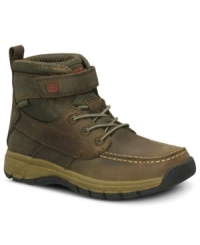 Rugged style to prepare him for the trail, these Sperry Cascade boots have the classic construction for long treks. Rugged style to prepare him for the trail, these Sperry Cascade boots have the classic construction for long treks.