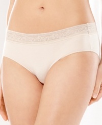 Lots of lace, without the lines. Vanity Fair's No Show No Line hipster features a pretty, yet non-detectable lace-trim waistband. Style# 18250 Lots of lace, without the lines. Vanity Fair's No Show No Line hipster features a pretty, yet non-detectable lace-trim waistband. Style# 18250