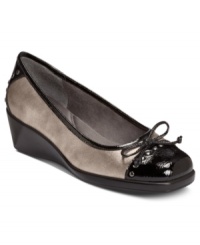 Comfortable, contrasting style. Aerosoles' Temahawk wedges let you embrace the trends in a most foot-friendly way. Comfortable, contrasting style. Aerosoles' Temahawk wedges let you embrace the trends in a most foot-friendly way.