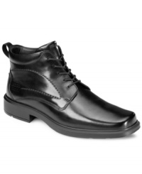 Want a pair of men's boots that can alternate between casual and classy? Tonal stitching details and a smooth plain toe give these comfortable boots for men a sophisticated spin that's fit for any occasion. Want a pair of men's boots that can alternate between casual and classy? Tonal stitching details and a smooth plain toe give these comfortable boots for men a sophisticated spin that's fit for any occasion.