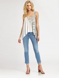 Soft, vintage-wash denim, flared from knee to hem for a chic, curve-hugging fit.THE FITFitted through hips and thighsRise, about 10Inseam, about 26THE DETAILSZip flyFront welt pocketsBack patch pockets98% cotton/2% elastaneMachine washImportedModel shown is 5'10 (177cm) wearing US size 4. Soft, vintage-wash denim, flared from knee to hem for a chic, curve-hugging fit.THE FITFitted through hips and thighsRise, about 10Inseam, about 26THE DETAILSZip flyFront welt pocketsBack patch pockets98% cotton/2% elastaneMachine washImportedModel shown is 5'10 (177cm) wearing US size 4.
