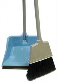 Quickie 429 Flip Lock Dustpan and Broom