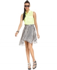 A global-inspired geometric print on this Bar III A-line skirt is perfect for summer's tribal-chic trend! A global-inspired geometric print on this Bar III A-line skirt is perfect for summer's tribal-chic trend!