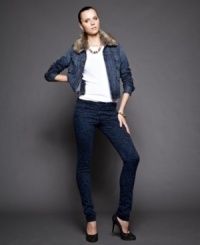 A faux-fur collar adds a luxe appeal to this Lucky Brand Jeans denim jacket for a fashion-forward fall look! A faux-fur collar adds a luxe appeal to this Lucky Brand Jeans denim jacket for a fashion-forward fall look!