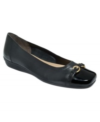 Create an aura of classic sophistication with Easy Spirt's Jerin flats. With a no-nonsense square toe and metal buckle detail these shoes will blend in perfectly with your most tailored pieces. Create an aura of classic sophistication with Easy Spirt's Jerin flats. With a no-nonsense square toe and metal buckle detail these shoes will blend in perfectly with your most tailored pieces.