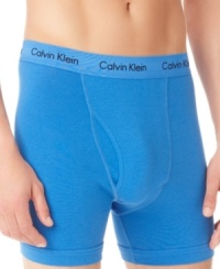 These classic Calvin Klein boxer briefs are contoured and stretchy for a supportive and sexy style.