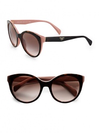 A retro-inspired cat's-eye design in lightweight acetate with logo temples. Available in tortoise pink with brown gradient lens, black with black gradient lens or tortoise white with brown gradient lens.Logo temples100% UV protectionMade in Italy 