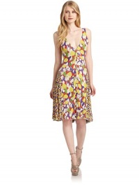 THE LOOKAllover tulip printButton-frontPleated skirtTHE FITAbout 39 from shoulder to hemTHE MATERIALCuproFully linedCARE & ORIGINDry cleanMade in ItalyModel shown is 5'9½ (176cm) wearing US size 4. THE LOOKAllover tulip printButton-frontPleated skirtTHE FITAbout 39 from shoulder to hemTHE MATERIALCuproFully linedCARE & ORIGINDry cleanMade in ItalyModel shown is 5'9½ (176cm) wearing US size 4.