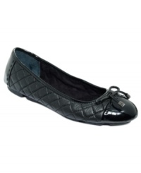 Quilted with a pleasant bow up top. Giani Bernini's Cillian flats are perfectly suited for your most polished and pretty outfits. Quilted with a pleasant bow up top. Giani Bernini's Cillian flats are perfectly suited for your most polished and pretty outfits.