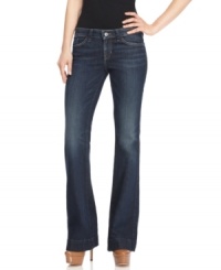 With an on-trend flared leg, these GUESS? Brittney jeans are perfect for the season's '70s vibe! With an on-trend flared leg, these GUESS? Brittney jeans are perfect for the season's '70s vibe!