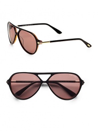 A classic look that never goes out of style in lightweight acetate. Metal temple detailLogo lens detail100% UVA/UVB protectionMade in Italy A classic look that never goes out of style in lightweight acetate. Metal temple detailLogo lens detail100% UVA/UVB protectionMade in Italy