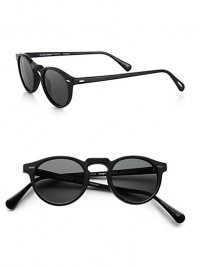 Vintage acetate style inspired by the signature optical frame worn by Gregory Peck as Atticus Finch in the film To Kill A Mockingbird. Available in matte black frames with midnight express polar lenses.Acetate100% UV ProtectionImported Vintage acetate style inspired by the signature optical frame worn by Gregory Peck as Atticus Finch in the film To Kill A Mockingbird. Available in matte black frames with midnight express polar lenses.Acetate100% UV ProtectionImported